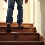 O que significa sonhar subindo escada e a interpretação por trás disso